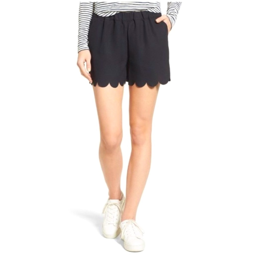 MADEWELL Black Scalloped Shorts with Pockets